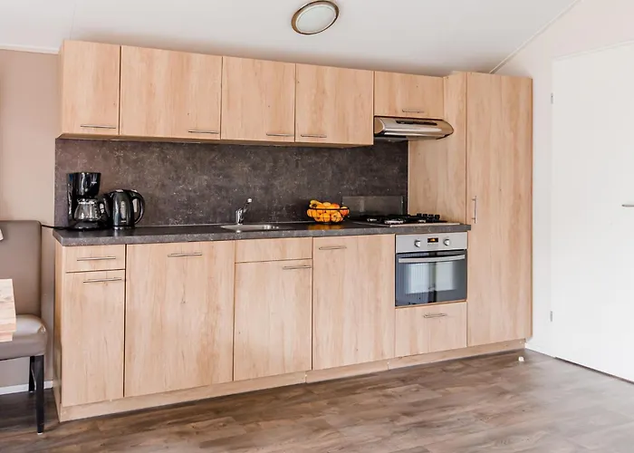 Covered Terrace At Leukermeer شاليه *