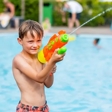 Covered Terrace At Leukermeer Alpesi faház *